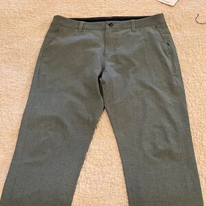 Vuori Men's  Gray pants